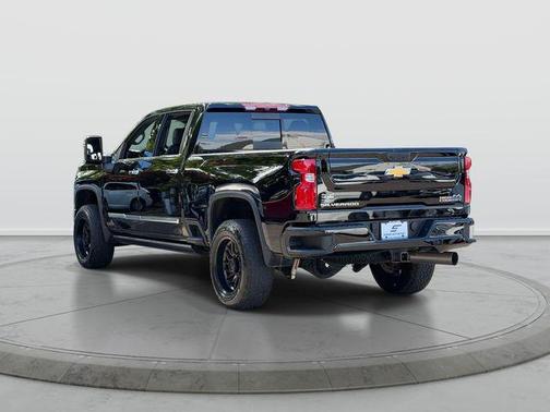 Black 2024 Chevrolet Silverado 2500 High Country