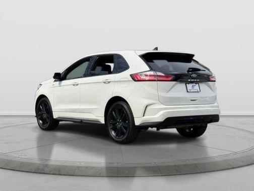 Star White Metallic Tri-Coat 2022 Ford Edge ST Line