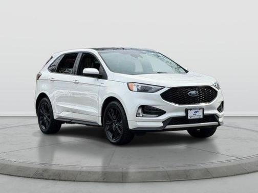 Star White Metallic Tri-Coat 2022 Ford Edge ST Line