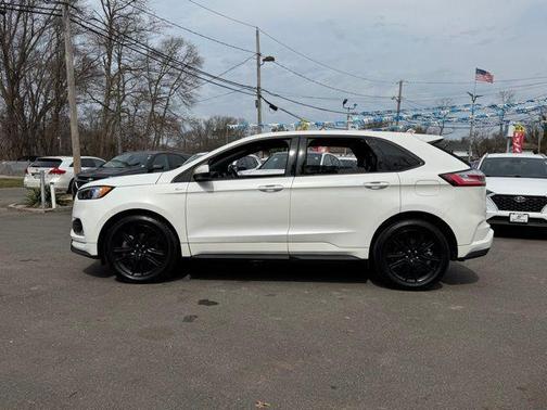 Star White Metallic Tri-Coat 2022 Ford Edge ST Line