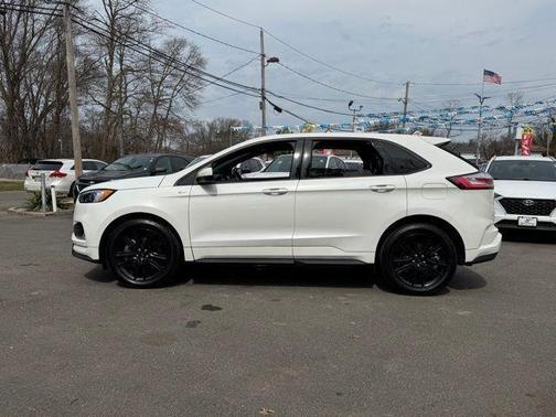 Star White Metallic Tri-Coat 2022 Ford Edge ST Line