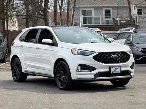 Star White Metallic Tri-Coat 2022 Ford Edge ST Line