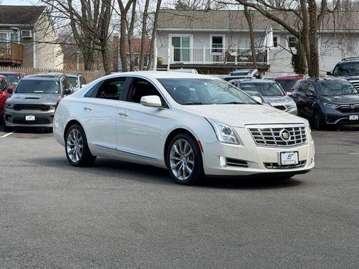 White Diamond Tricoat 2015 Cadillac XTS Premium