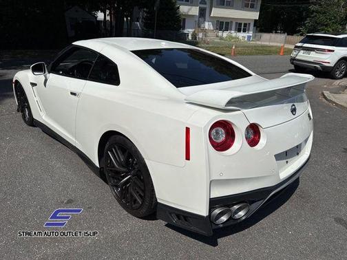 2018 Nissan GT-R Premium