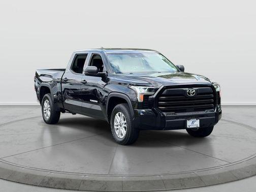 Midnight Black Metallic 2022 Toyota Tundra SR5