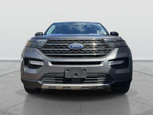 Gray Metallic 2022 Ford Explorer XLT