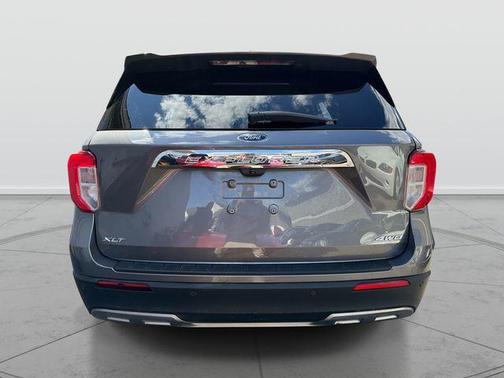 Gray Metallic 2022 Ford Explorer XLT