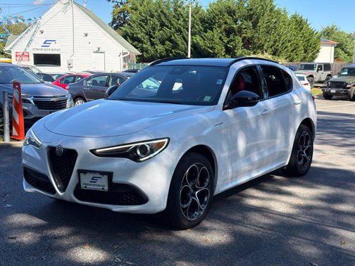 Alfa White 2023 Alfa Romeo Stelvio Veloce AWD