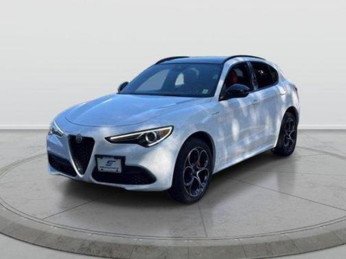 Alfa White 2023 Alfa Romeo Stelvio Veloce AWD