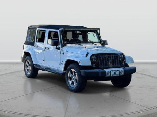 Bright White Clearcoat 2016 Jeep Wrangler Unlimited Sahara