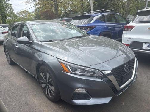 2022 Nissan Altima 2.5 SV