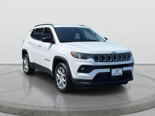 2022 Jeep Compass Latitude Lux
