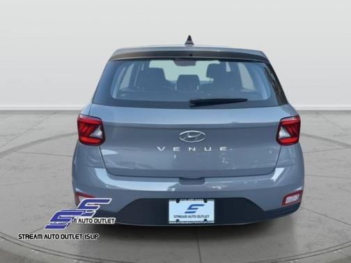 2022 Hyundai VENUE SE
