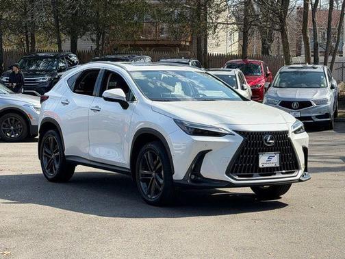 2022 Lexus NX 450h+ Luxury