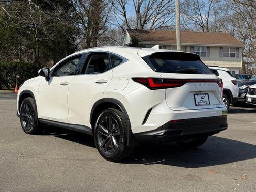 2022 Lexus NX 450h+ Luxury