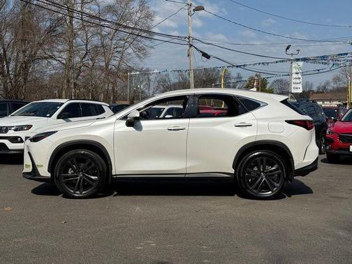 2022 Lexus NX 450h+ Luxury