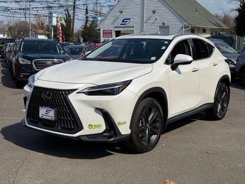 2022 Lexus NX 450h+ Luxury