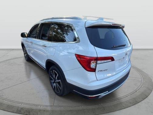 2022 Honda Pilot Touring 8-Passenger