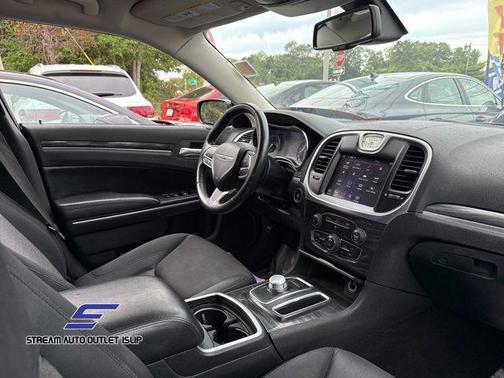 2021 Chrysler 300 Touring