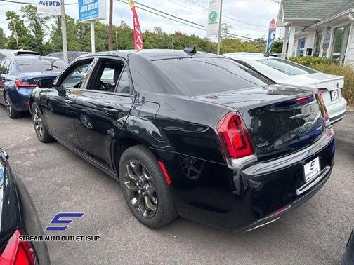 2021 Chrysler 300 Touring