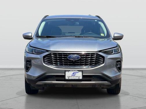 Iconic Silver Metallic 2024 Ford Escape Platinum