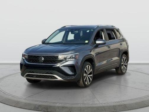 Gray 2023 Volkswagen Taos 1.5T SE