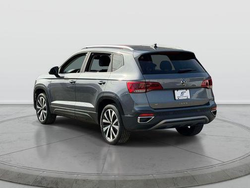 Gray 2023 Volkswagen Taos 1.5T SE