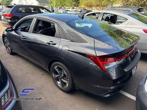 2022 Hyundai ELANTRA Limited