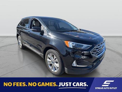 Black Metallic 2022 Ford Edge Titanium