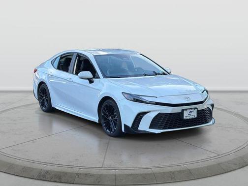 Ice 2025 Toyota Camry SE