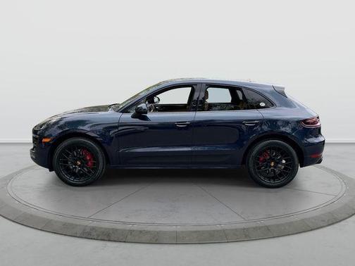 Night Blue Metallic 2018 Porsche Macan Macan GTS