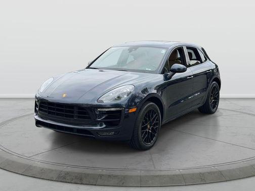 Night Blue Metallic 2018 Porsche Macan Macan GTS