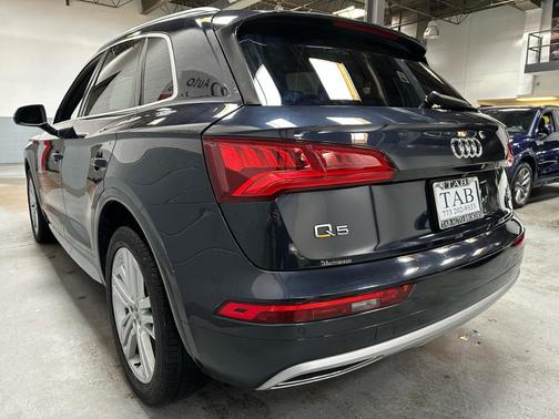 2018 Audi Q5 2.0T Premium Plus