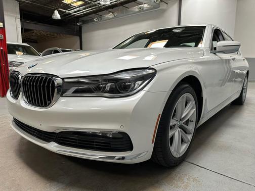 2017 BMW 750 i xDrive