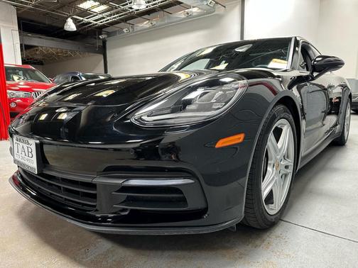 2018 Porsche Panamera