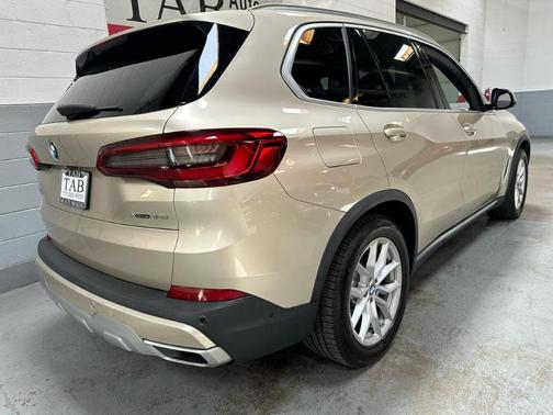 Gold 2019 BMW X5 xDrive40i