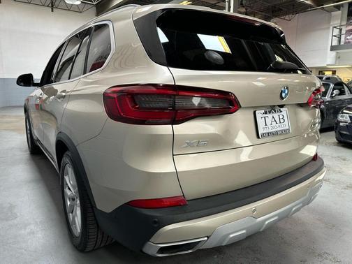 Gold 2019 BMW X5 xDrive40i
