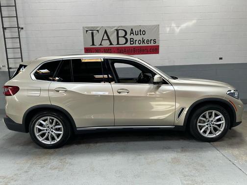 Gold 2019 BMW X5 xDrive40i