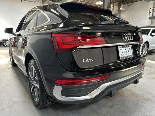 Mythos Black Metallic 2022 Audi Q5 45 S line quattro Premium