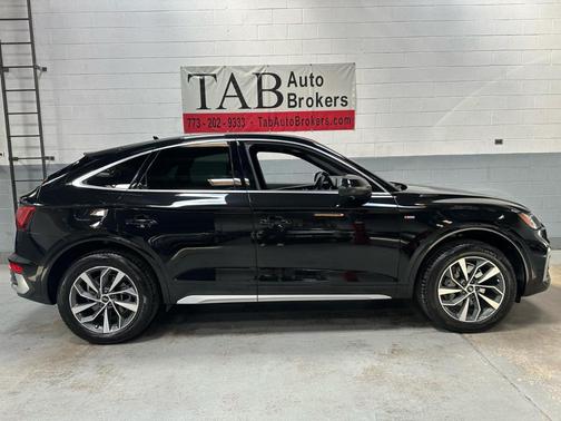 Mythos Black Metallic 2022 Audi Q5 45 S line quattro Premium