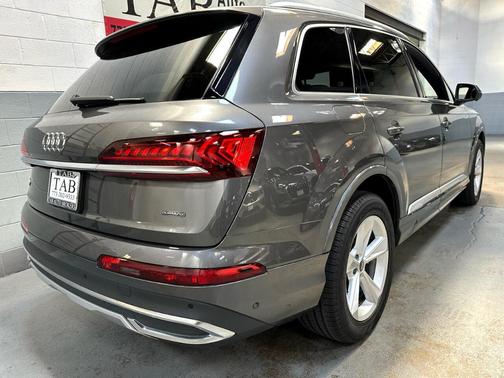 2021 Audi Q7 45 Premium