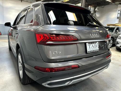 2021 Audi Q7 45 Premium