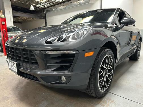 2017 Porsche Macan Base