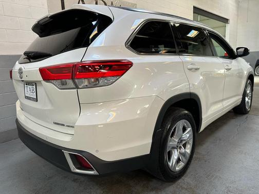 2017 Toyota Highlander Limited