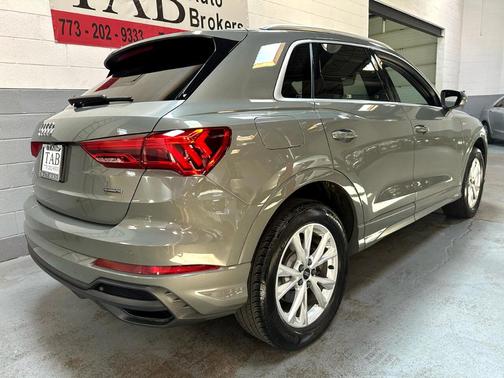 2023 Audi Q3 45 S line Premium