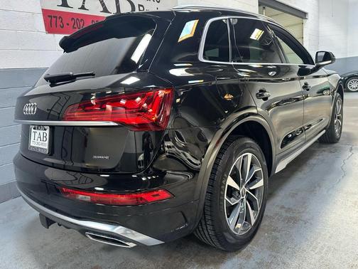 Mythos Black Metallic 2023 Audi Q5 45 S line Premium Plus