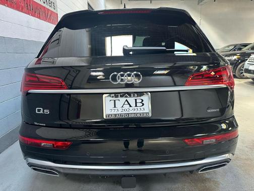 Mythos Black Metallic 2023 Audi Q5 45 S line Premium Plus