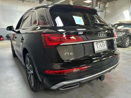 Mythos Black Metallic 2023 Audi Q5 45 S line Premium Plus