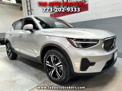 2024 Volvo XC40 B5 Core Bright Theme