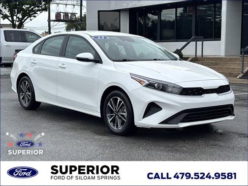 Snow White Pearl 2023 Kia Forte LXS
